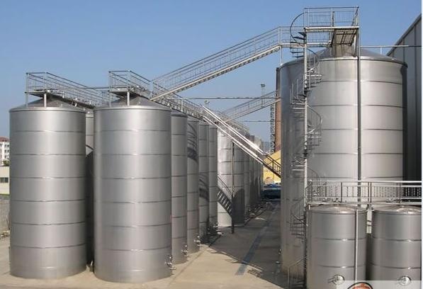 油罐车运转时或摇车时注意事项